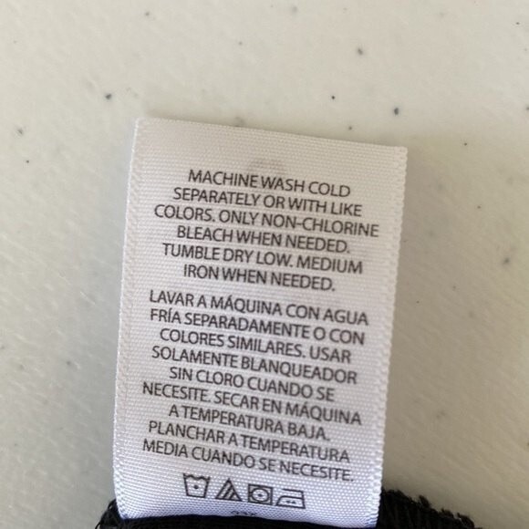 TIME and TRU Short Sleeve Scoop Neck Top Scallop Detail Stretchy Knit Neutral - Picture 10 of 14